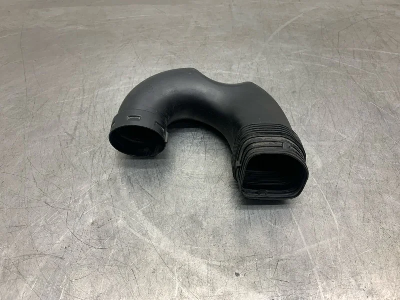 Патрубок воздушного фильтра Volkswagen Tiguan 2009 5N0129618C ВНЕДОРОЖНИК CBAB