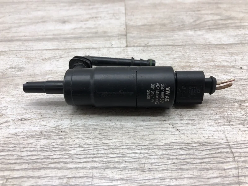 Насос омывателя Volkswagen Jetta 5 2006 3B7955681 СЕДАН BLF