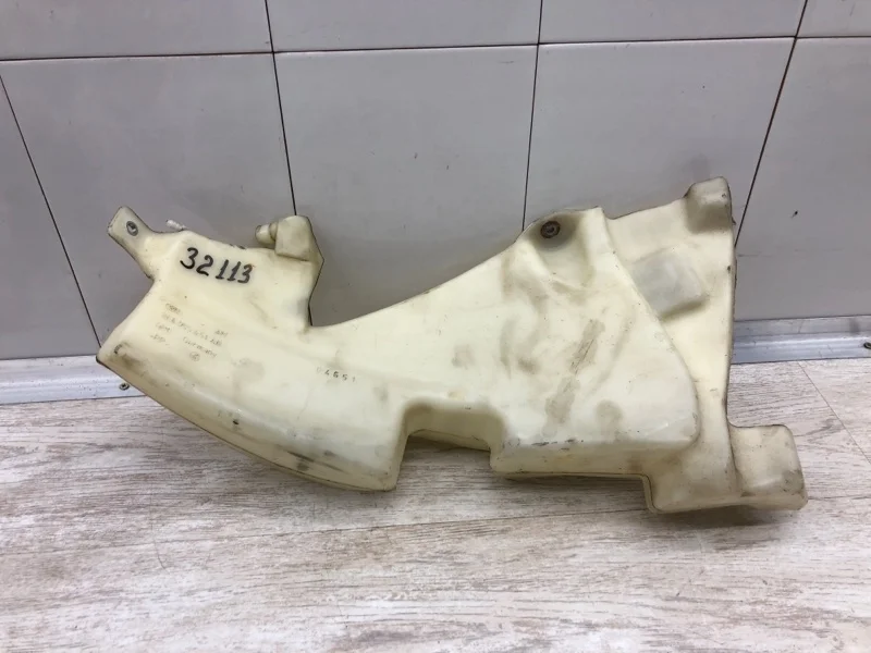 Бачок омывателя Audi A4 2005 8E0955451AN УНИВЕРСАЛ BKE