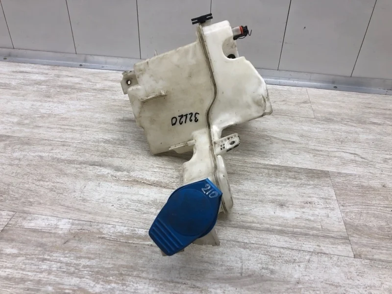 Бачок омывателя Volkswagen Passat B7 2011 3AA955453G УНИВЕРСАЛ CAYC