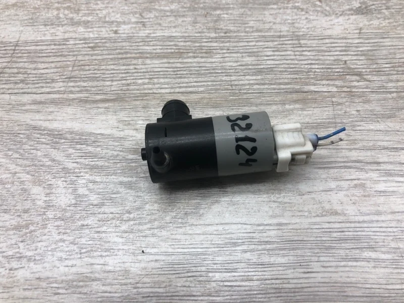 Насос омывателя Toyota Auris 2007 8533002030 ХЭТЧБЕК 1ADFTV