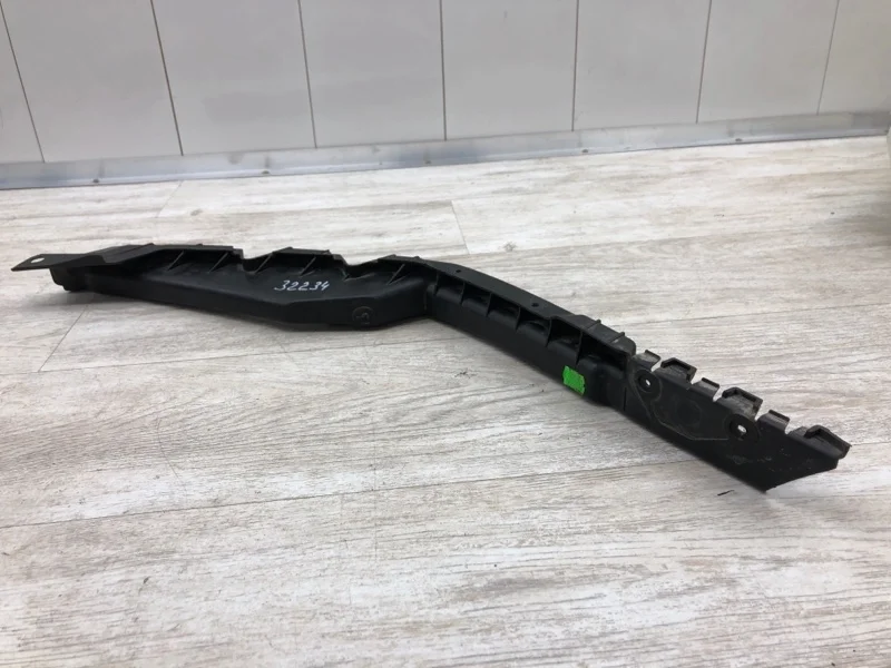 Кронштейн бампера Skoda Octavia 2006 1Z0807184B УНИВЕРСАЛ BKD, передний правый