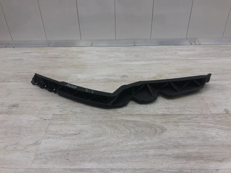 Кронштейн бампера Skoda Octavia 2006 1Z0807183B УНИВЕРСАЛ BKD, передний левый