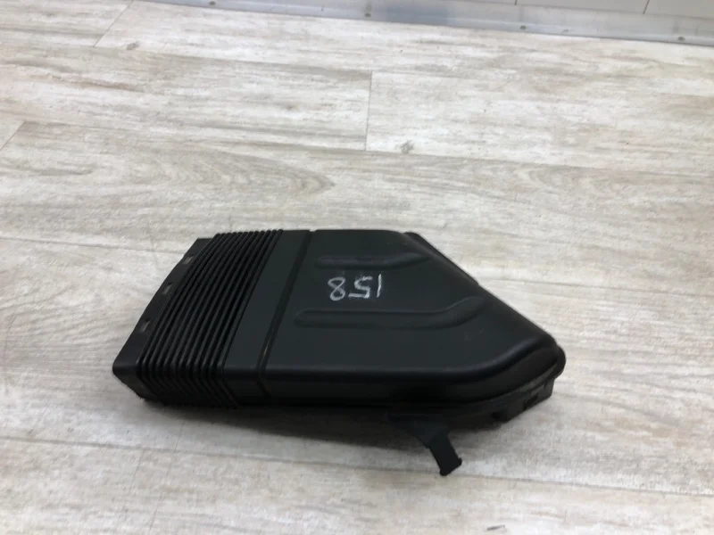 Воздухозаборник Audi A4 2001 8E0129617D УНИВЕРСАЛ AWX