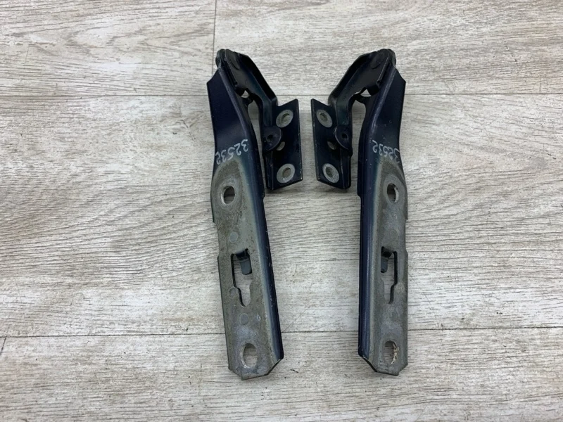 Петля капота Audi A4 2005 8E0823301F УНИВЕРСАЛ BKE