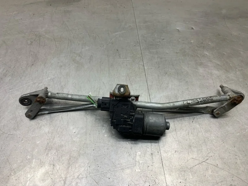 Трапеция дворников с двигателем Audi A4 2001 085570175010 УНИВЕРСАЛ AWX