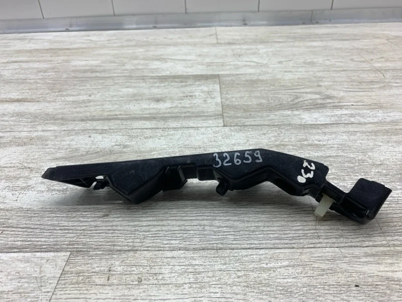 Кронштейн бампера Kia Sportage 2015 865133U000 КРОССОВЕР G4FD GDI, передний левый