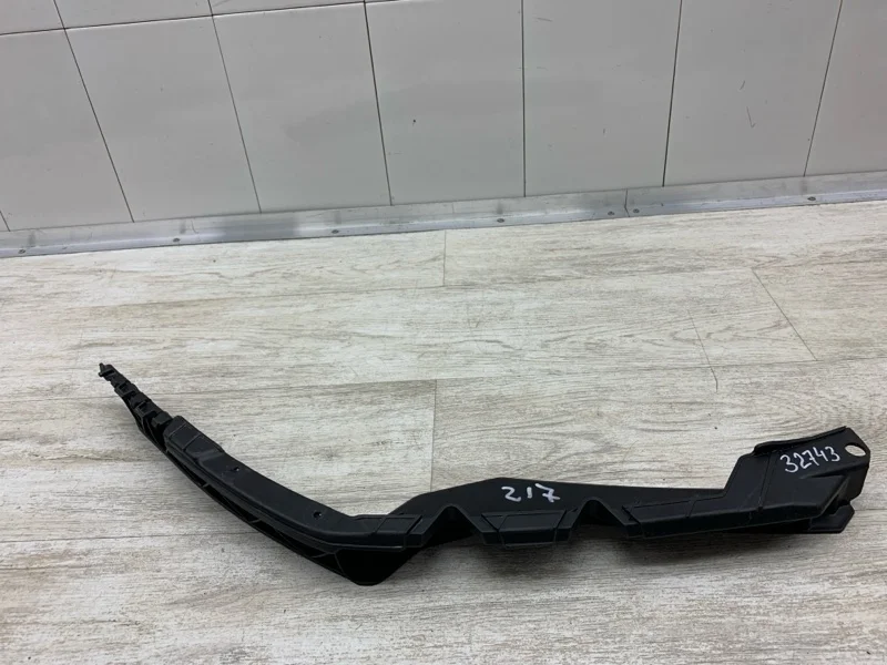 Крепление бампера Skoda Octavia 2008 1Z0807184B УНИВЕРСАЛ BLS, переднее правое