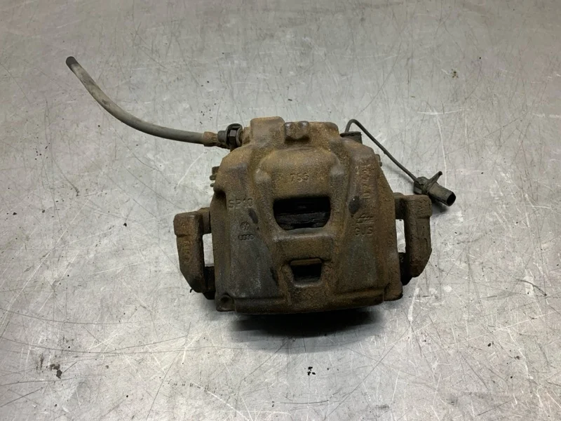 Суппорт тормозной Audi A4 2008 8K0615123C УНИВЕРСАЛ CAGA, передний левый