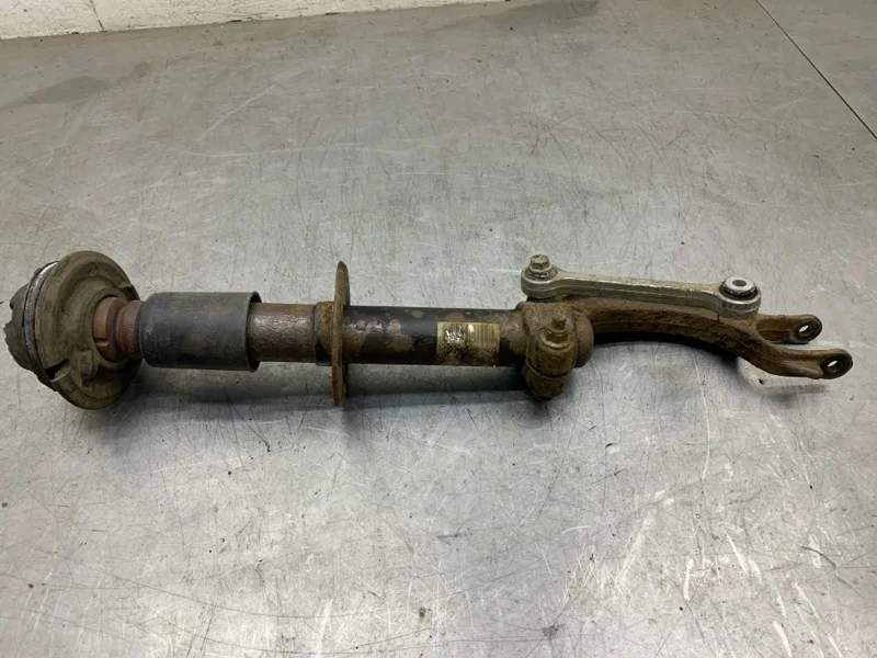 Амортизатор подвески Audi A4 2008 8T0413031A УНИВЕРСАЛ CAGA, передний левый