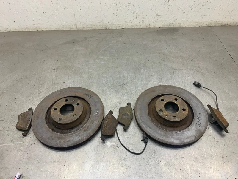 Диск тормозной Audi A6 2005 4F0615301G УНИВЕРСАЛ BPP, передний