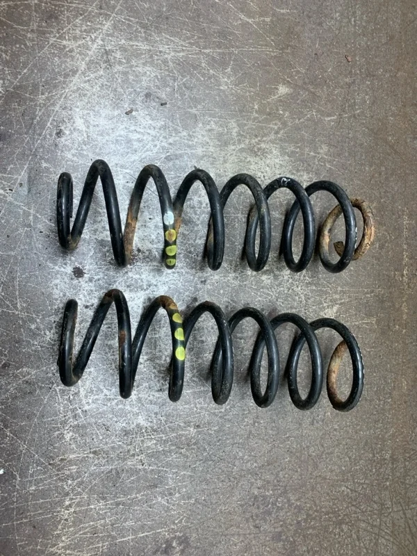 Пружина подвески Skoda Octavia 2006 1K0511115BF УНИВЕРСАЛ BKD, задняя