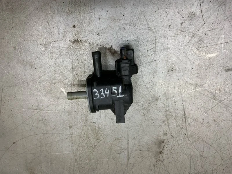 Вакуумный электромагнитный клапан Toyota Prius Hybrid 2010 2586037040 ХЭТЧБЕК 2ZR-FXE