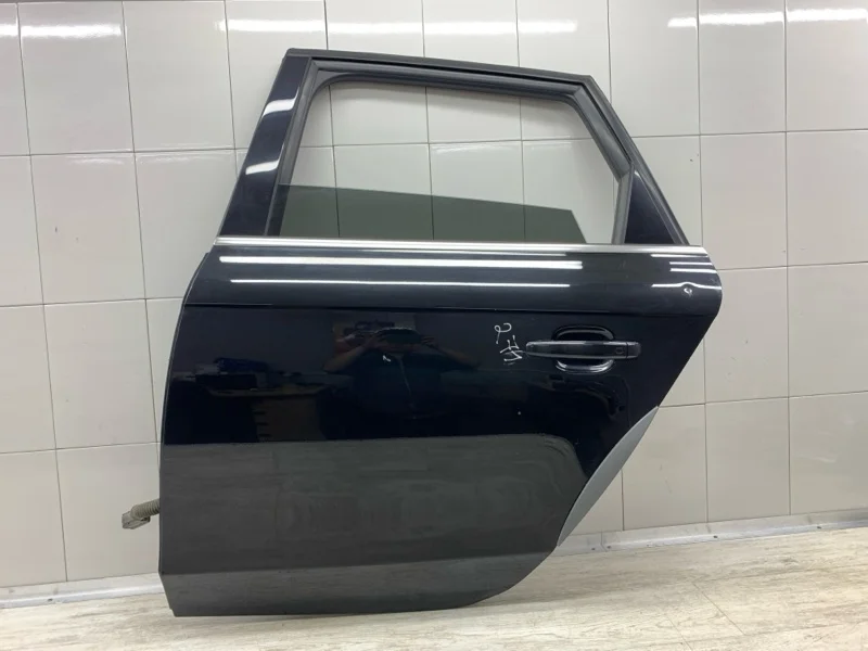 Дверь Audi A4 2014 8K9833051D УНИВЕРСАЛ CGLC, задняя левая
