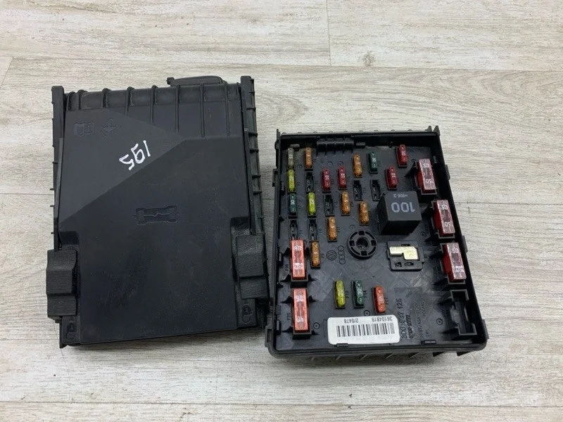 Блок предохранителей Volkswagen Passat 2009 3C0937125 УНИВЕРСАЛ CBAB