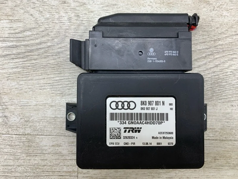 Блок управления стояночного тормоза Audi A4 2014 8K0907801P УНИВЕРСАЛ CGLC