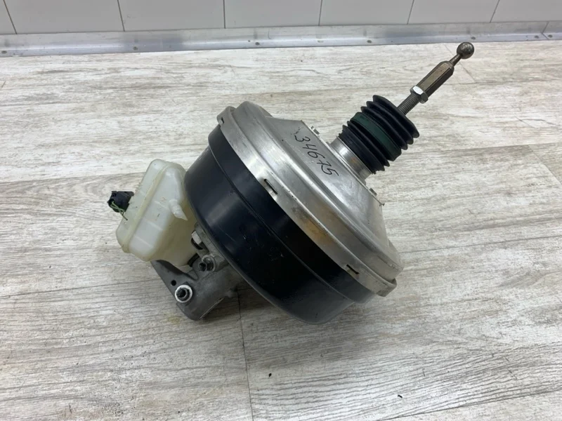 Главный тормозной цилиндр Audi A4 2014 4G2611021 УНИВЕРСАЛ CGLC