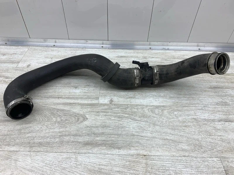 Патрубок интеркулера Volkswagen Transporter 2011 7E0145980 ФУРГОН CAAC