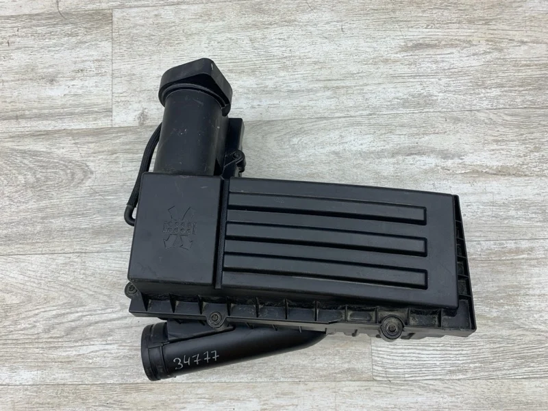 Корпус воздушного фильтра Volkswagen Golf 2008 3C0129607BE УНИВЕРСАЛ BLS