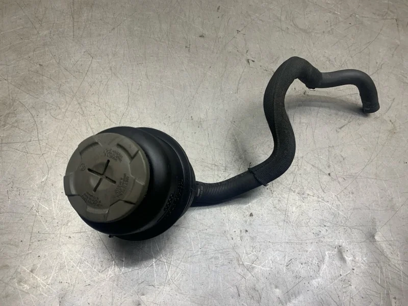 Бачок гидроусилителя Audi A4 2009 4F0422371D УНИВЕРСАЛ CAGA