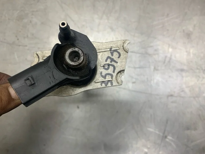 Форсунка топливная Volkswagen Tiguan 2008 03L130855X ВНЕДОРОЖНИК CBAB