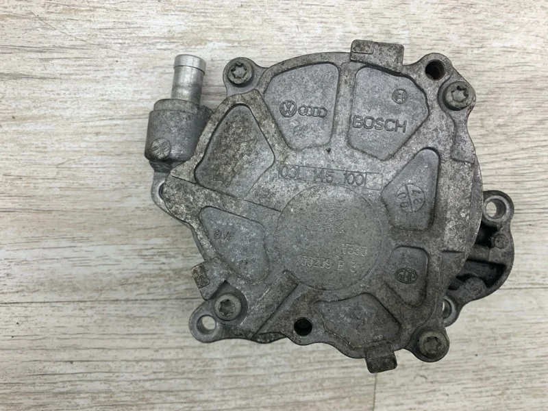 Насос вакуумный Audi A4 2009 03L145100 УНИВЕРСАЛ CAGA