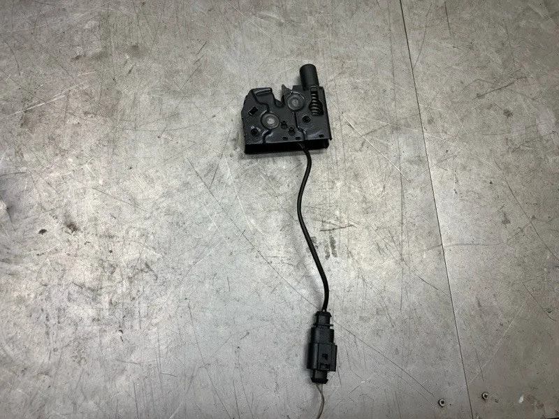 Замок капота Audi A6 2012 4G0823509C УНИВЕРСАЛ CLAA, левый