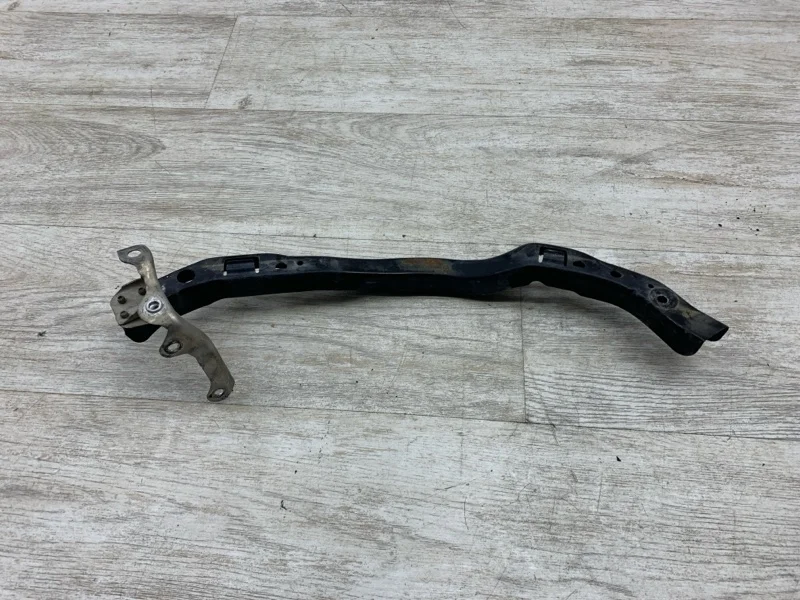 Кронштейн крепления фары Subaru Outback 2006 57707AG060 УНИВЕРСАЛ EJ25, передний правый