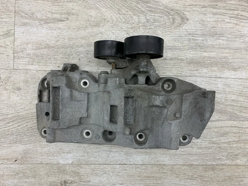 Кронштейн генератора Bmw 3 2014 8506863 УНИВЕРСАЛ N47 D20 C