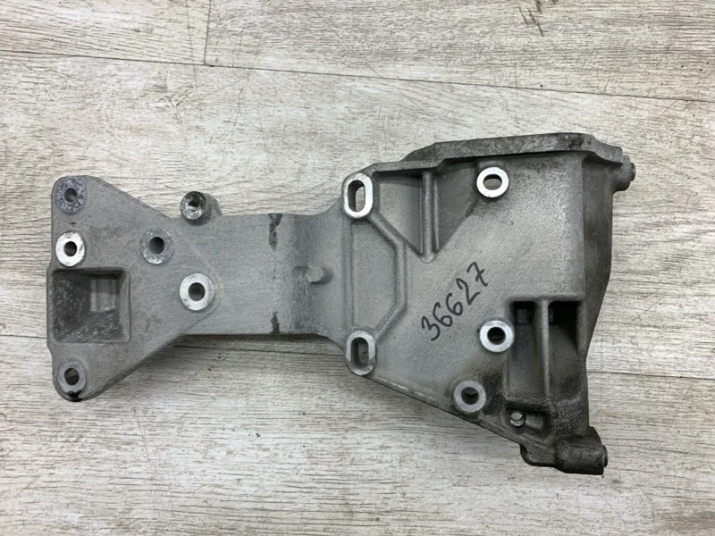 Кронштейн генератора Volvo Xc60 2014 31316673 ВНЕДОРОЖНИК D 5244 T17