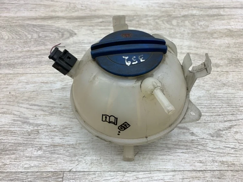 Бачок расширительный Skoda Octavia 2010 1K0121407A УНИВЕРСАЛ CBZB