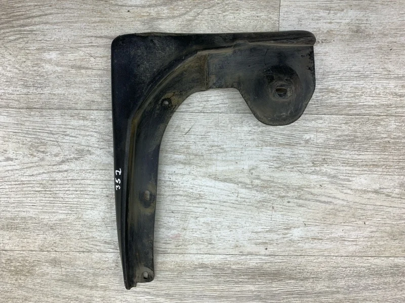 Брызговик Skoda Octavia 2010 KEA600002 УНИВЕРСАЛ CBZB, передний правый