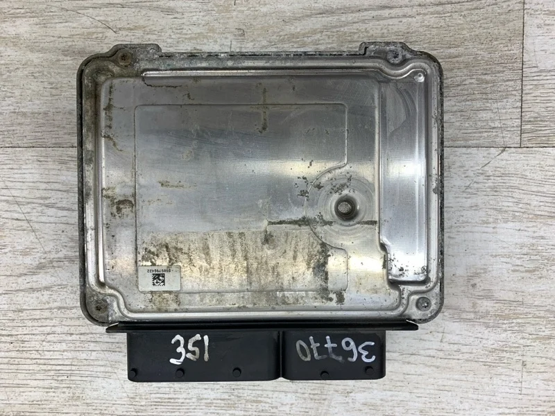 ЭБУ ДВС Volkswagen Passat B7 2012 03L907309AE УНИВЕРСАЛ CFGB