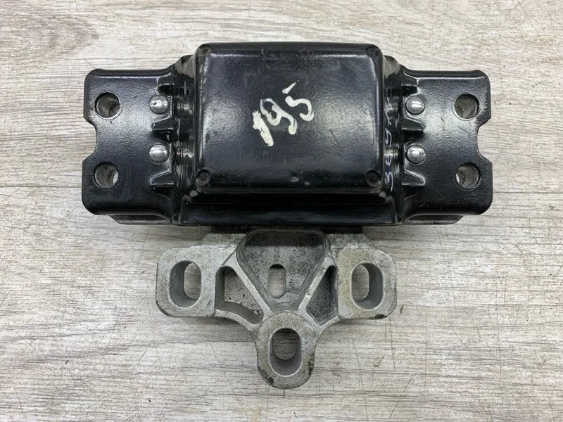 Подушка двигателя Volkswagen Passat 2009 3C0199555AA УНИВЕРСАЛ CBAB, левая