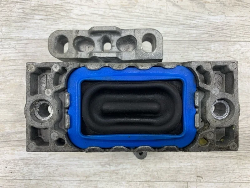 Подушка двигателя Skoda Octavia 2010 1K0199262K УНИВЕРСАЛ CBZB, правая