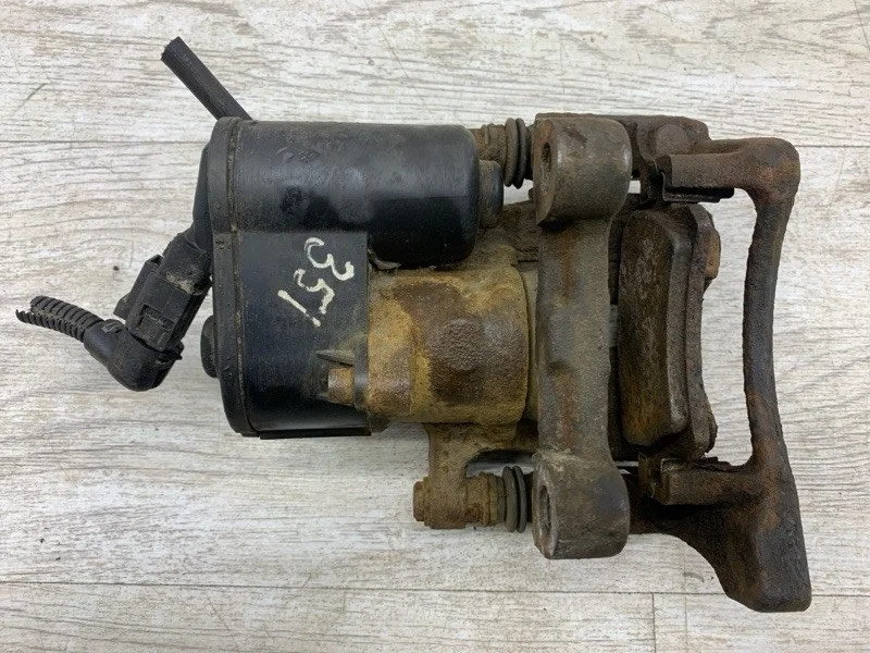 Суппорт тормозной Volkswagen Passat B7 2012 5N0615404 УНИВЕРСАЛ CFGB, задний правый