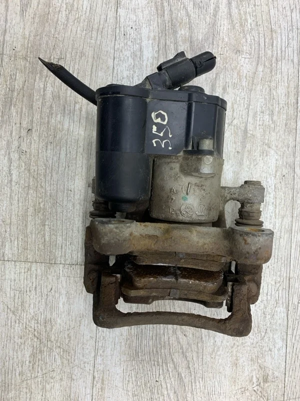 Суппорт тормозной Volkswagen Passat B6 2006 3C0615403E СЕДАН BMR, задний левый