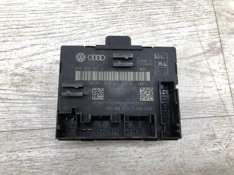 Блок комфорта Audi A5 2011 8T0959793B СЕДАН CAGA, передний левый