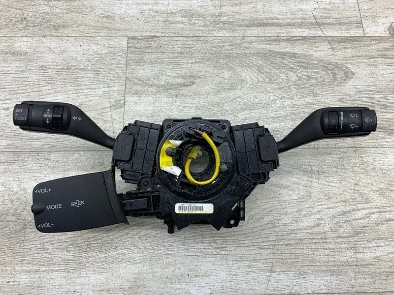 Переключатель поворотов и дворников стрекоза Ford Transit Connect 2011 1763646 ФУРГОН P9PC