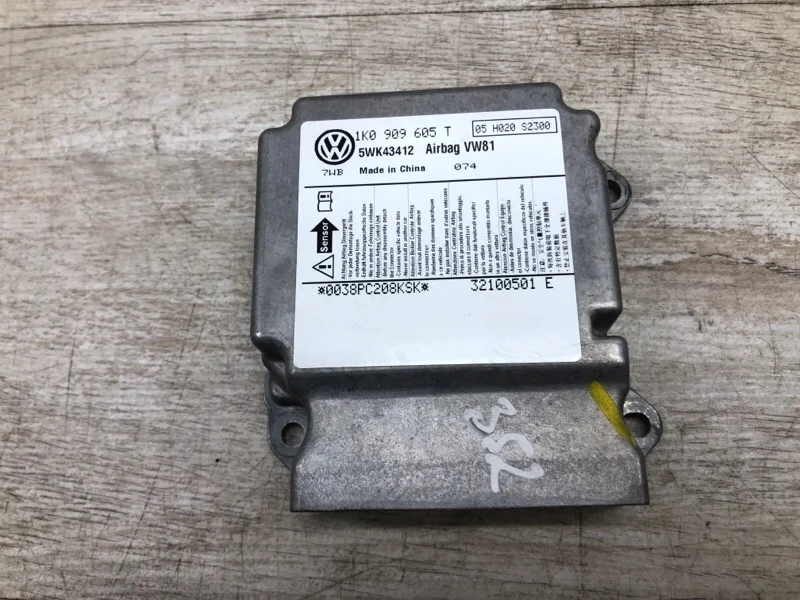 ЭБУ подушки безопасности Skoda Octavia 2010 1K0909605T УНИВЕРСАЛ CBZB