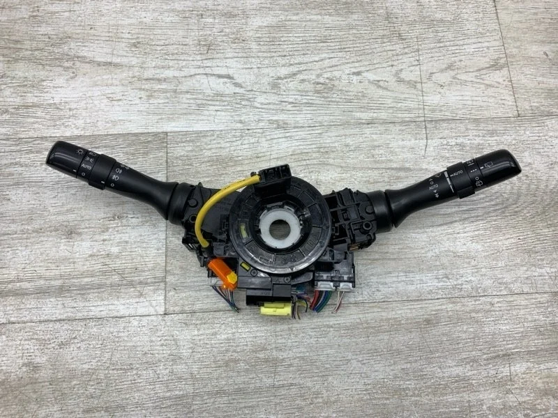 Подрулевой переключатель стрекоза Toyota Avensis 2009 8430705030 УНИВЕРСАЛ 2ZR-FAE