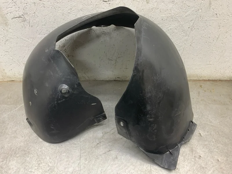 Защита крыла пластмассовая (подкрылок) Volkswagen Golf 2008 1K5805978 УНИВЕРСАЛ BLS, передняя правая