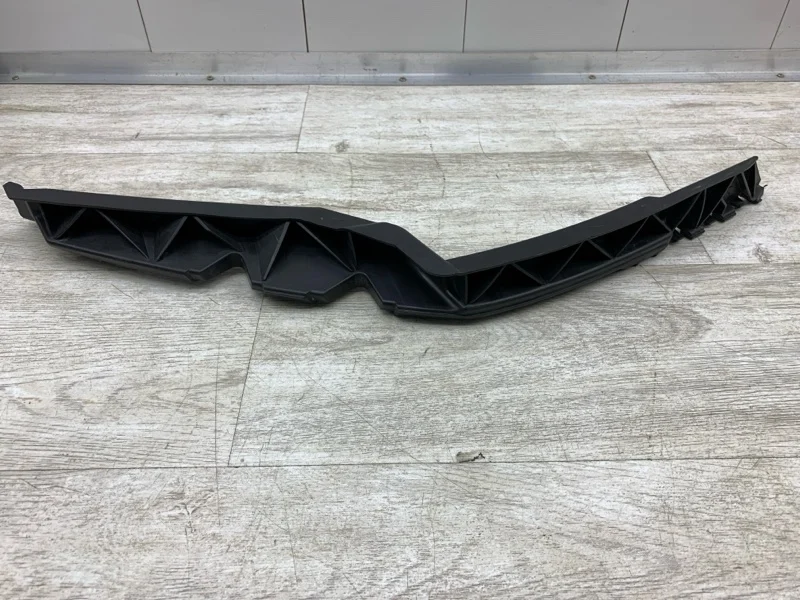 Кронштейн бампера Skoda Octavia 2008 1Z0807184B СЕДАН BLS, передний правый