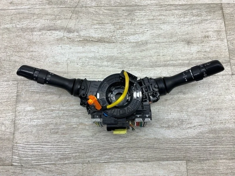 Подрулевой переключатель стрекоза Toyota Prius 2009 8924574010 ХЭТЧБЕК 2ZR-FXE