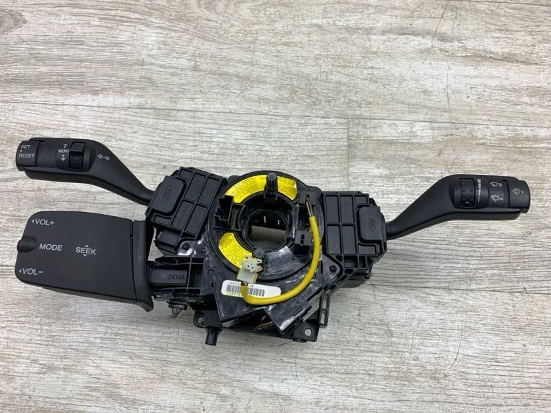 Подрулевой переключатель стрекоза Ford Focus 2010 1763646 УНИВЕРСАЛ DV6T GPDA