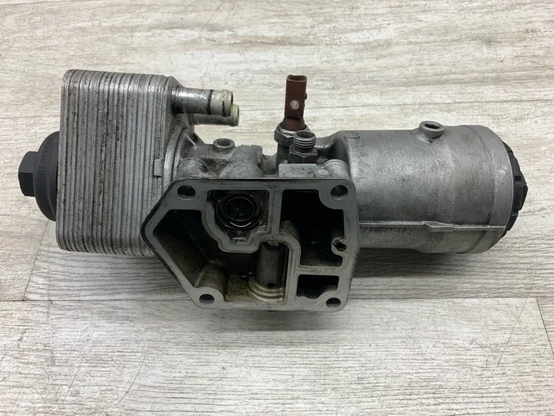 Корпус масляного фильтра Volkswagen Passat B6 2006 045115389E СЕДАН BMR