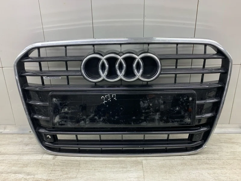 Решетка радиатора Audi A6 2012 4G0853651 УНИВЕРСАЛ CLAA