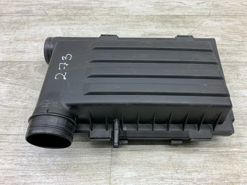 Корпус воздушного фильтра Skoda Octavia 2013 04E129611G УНИВЕРСАЛ CJZA