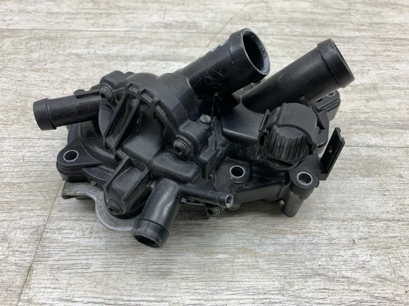 Помпа Skoda Octavia 2013 04E121116C УНИВЕРСАЛ CJZA