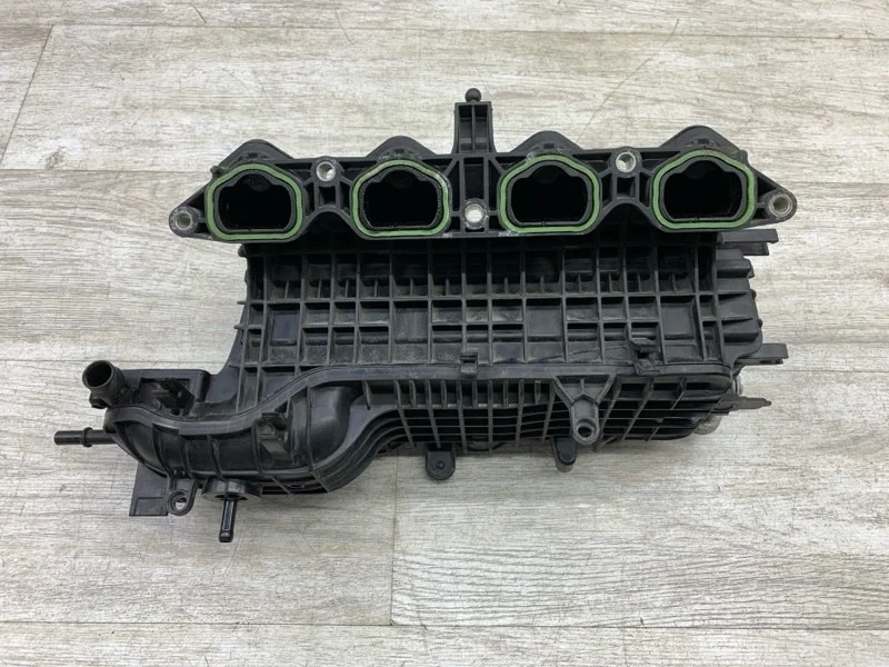 Впускной коллектор Skoda Octavia 2013 04E129709H УНИВЕРСАЛ CJZA